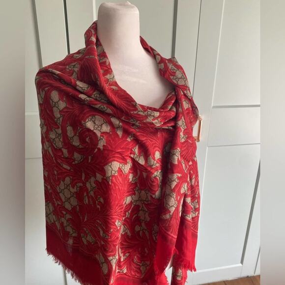 NWT Gucci Big Arabesque Logo GG Monogram Silk Modal Red Scarf Shawl - Picture 1 of 8